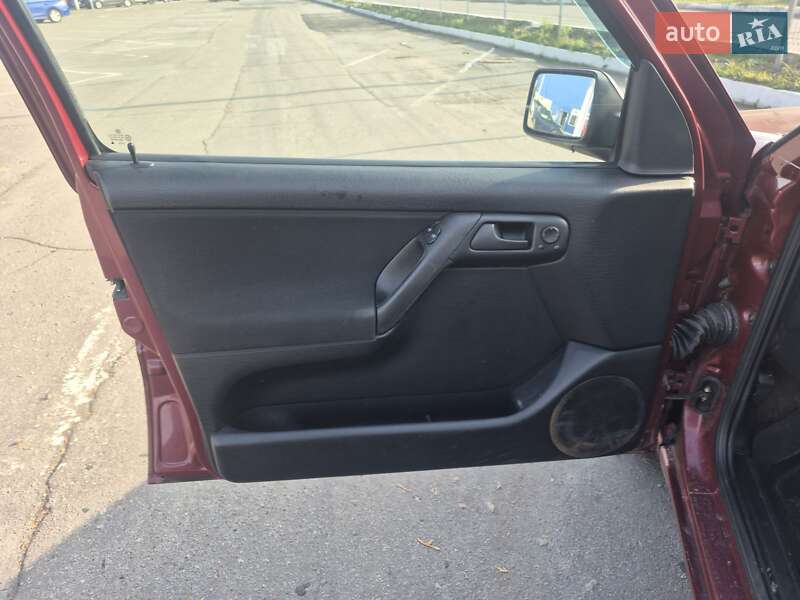 Хетчбек Volkswagen Golf 1995 в Полтаві