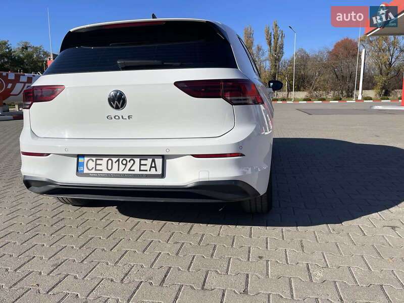 Хэтчбек Volkswagen Golf 2021 в Черновцах