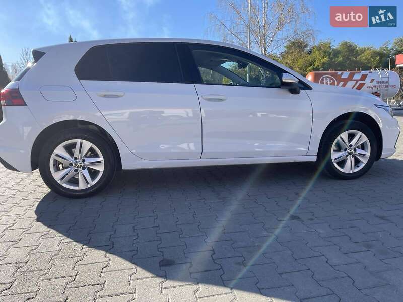 Хэтчбек Volkswagen Golf 2021 в Черновцах