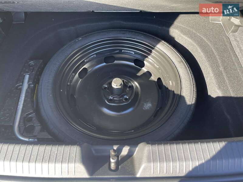 Хэтчбек Volkswagen Golf 2021 в Черновцах