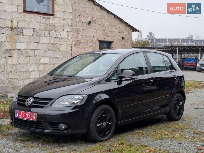 Хэтчбек Volkswagen Golf 2005 в Звягеле