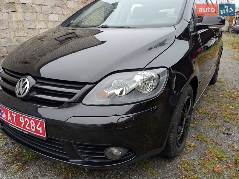 Хэтчбек Volkswagen Golf 2005 в Звягеле