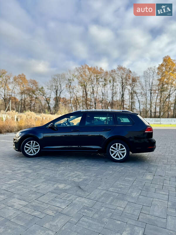Универсал Volkswagen Golf 2017 в Луцке