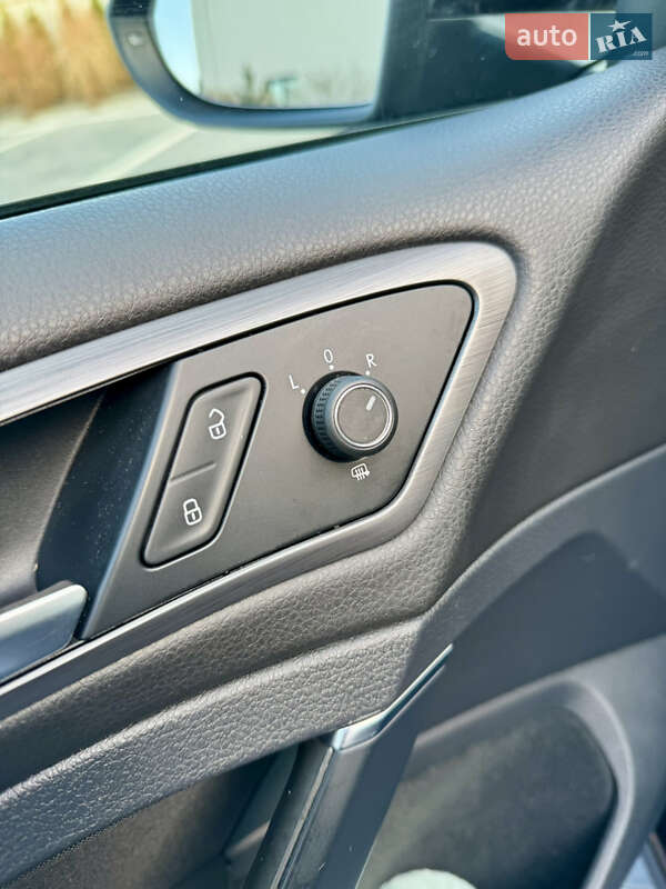 Универсал Volkswagen Golf 2017 в Луцке