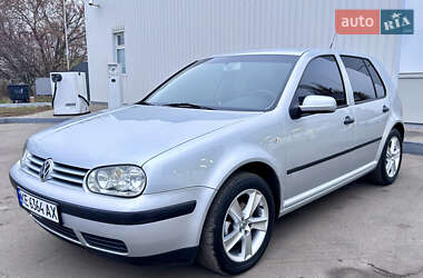Хетчбек Volkswagen Golf 2002 в Павлограді