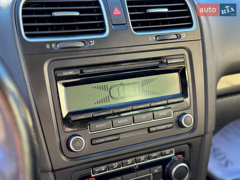 Хэтчбек Volkswagen Golf 2010 в Луцке