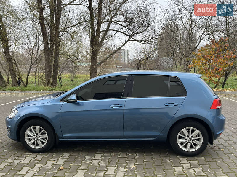Хэтчбек Volkswagen Golf 2013 в Хмельницком