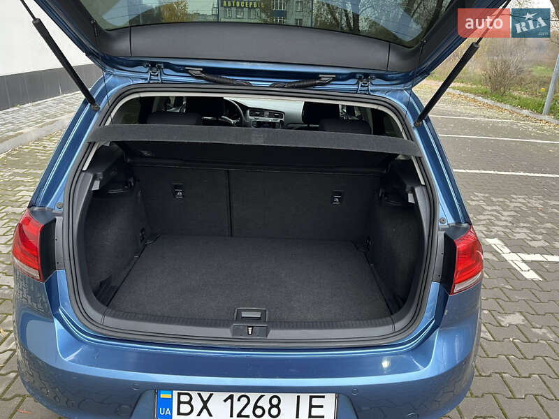 Хэтчбек Volkswagen Golf 2013 в Хмельницком