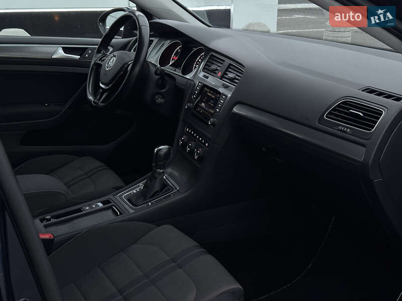 Универсал Volkswagen Golf 2013 в Киеве