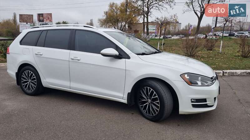 Универсал Volkswagen Golf 2015 в Кривом Роге