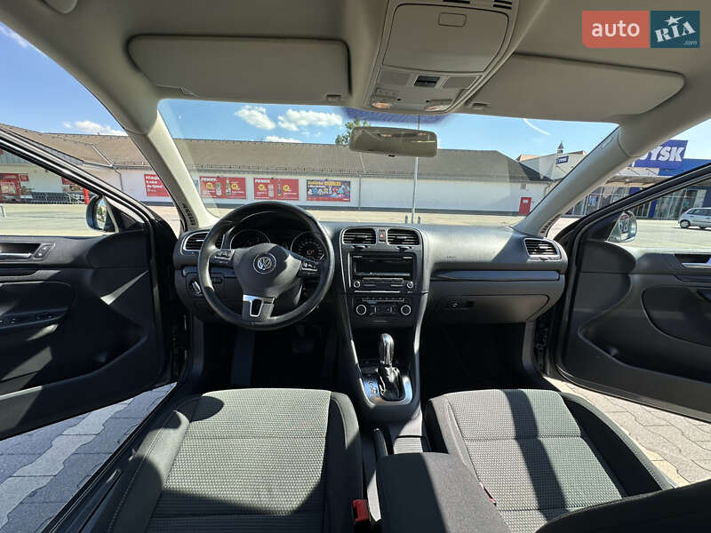 Универсал Volkswagen Golf 2012 в Киеве