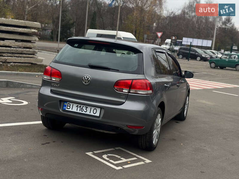 Хэтчбек Volkswagen Golf 2008 в Лубнах