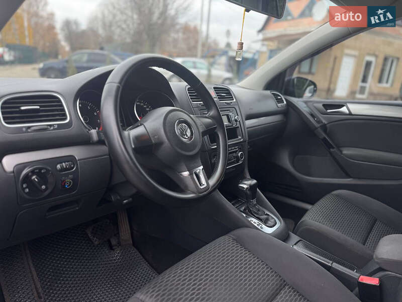 Хэтчбек Volkswagen Golf 2008 в Лубнах