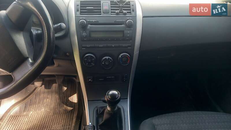 Хэтчбек Volkswagen Golf 2004 в Конотопе