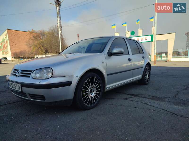 Хэтчбек Volkswagen Golf 2000 в Долине