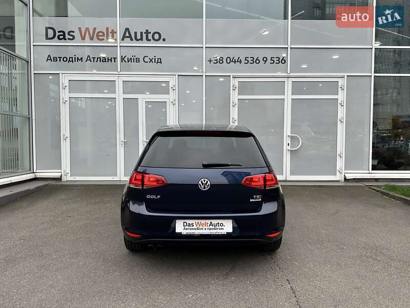 Хетчбек Volkswagen Golf 2015 в Києві