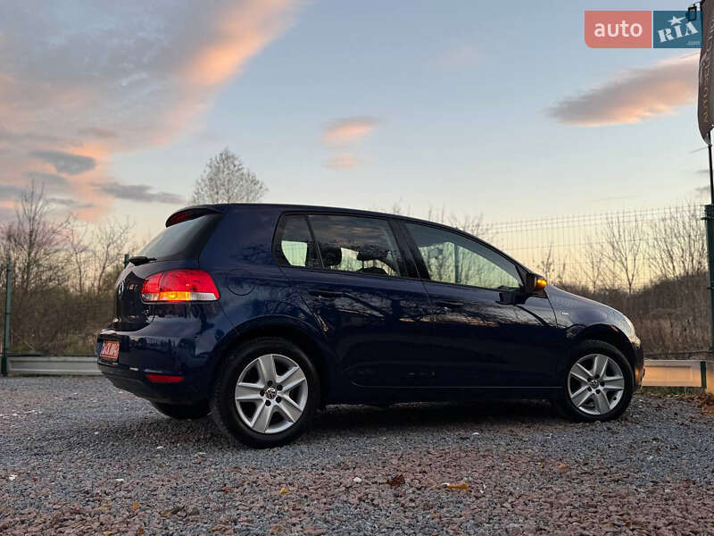 Хэтчбек Volkswagen Golf 2010 в Дрогобыче