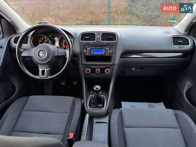 Хэтчбек Volkswagen Golf 2010 в Дрогобыче