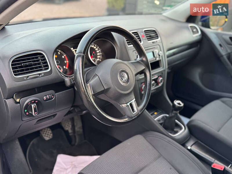 Хэтчбек Volkswagen Golf 2010 в Дрогобыче