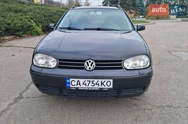 Універсал Volkswagen Golf 2001 в Умані