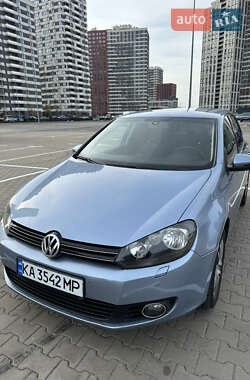 Хэтчбек Volkswagen Golf 2011 в Киеве