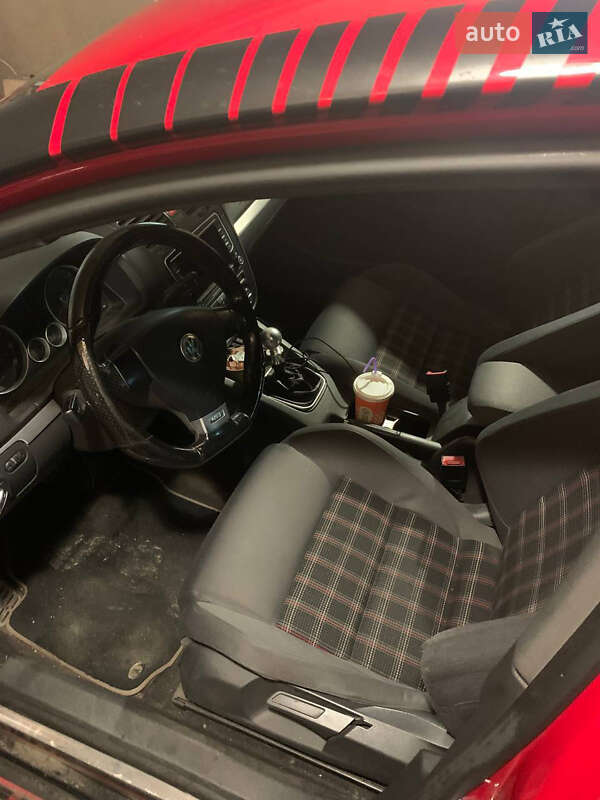 Хэтчбек Volkswagen Golf 2006 в Броварах