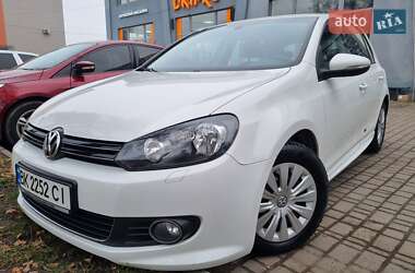 Хэтчбек Volkswagen Golf 2012 в Ровно