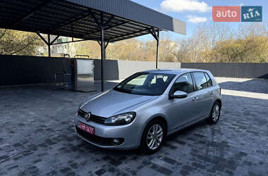 Хетчбек Volkswagen Golf 2010 в Старокостянтинові