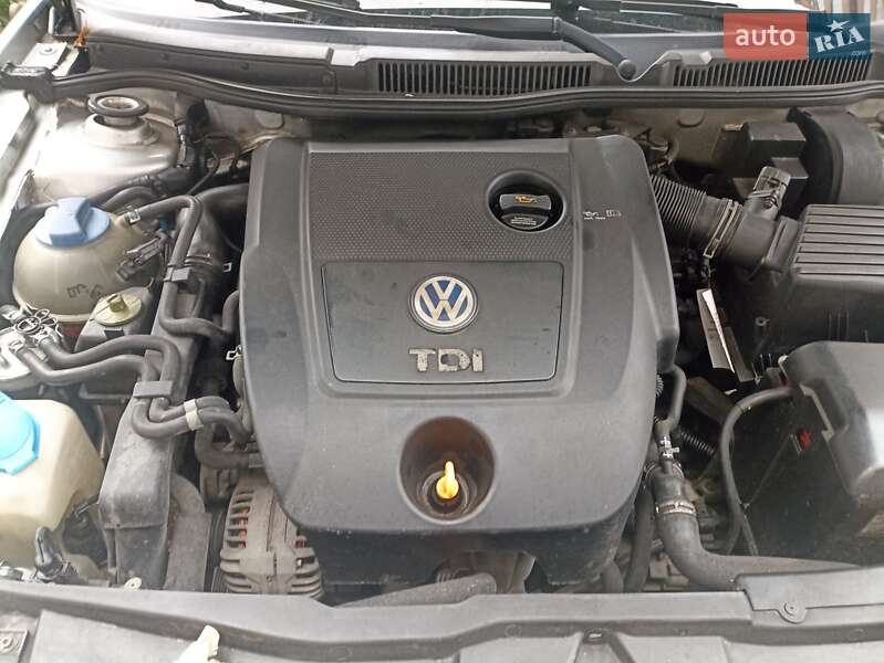 Универсал Volkswagen Golf 2003 в Виннице