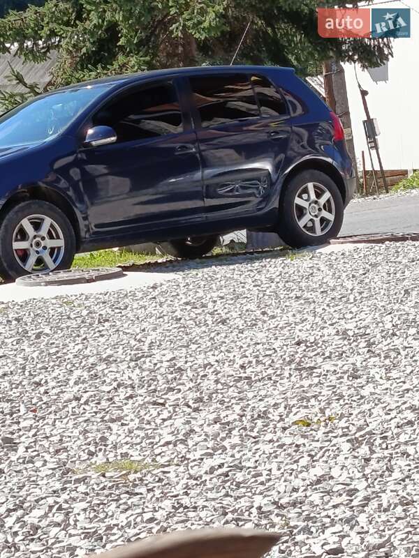 Хэтчбек Volkswagen Golf 2005 в Ивано-Франковске