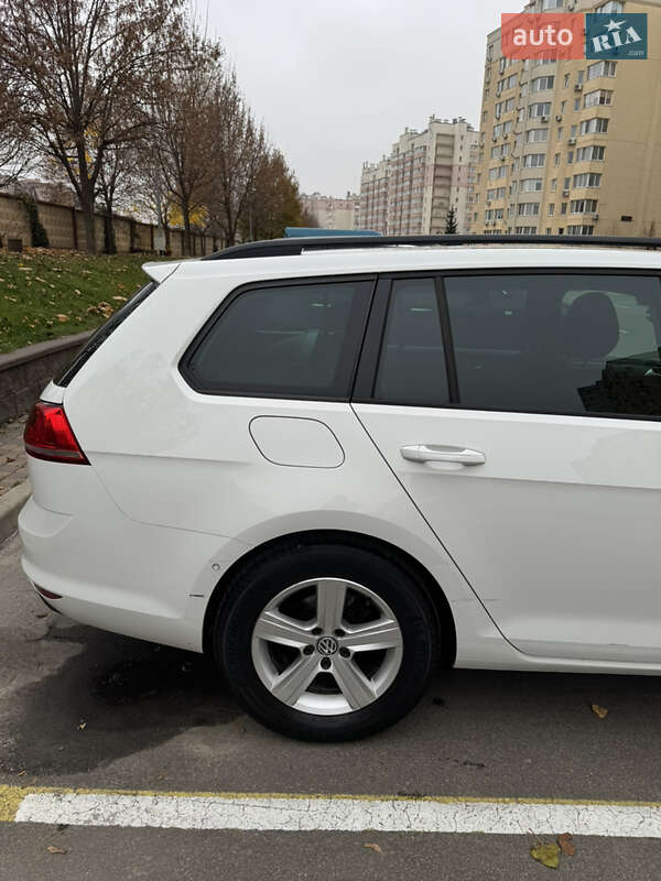 Хэтчбек Volkswagen Golf 2013 в Софиевской Борщаговке