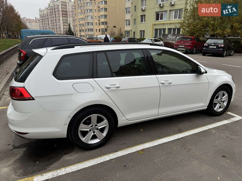 Хэтчбек Volkswagen Golf 2013 в Софиевской Борщаговке