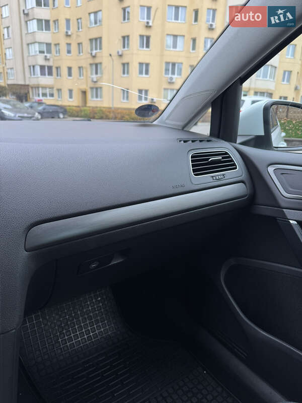 Хэтчбек Volkswagen Golf 2013 в Софиевской Борщаговке