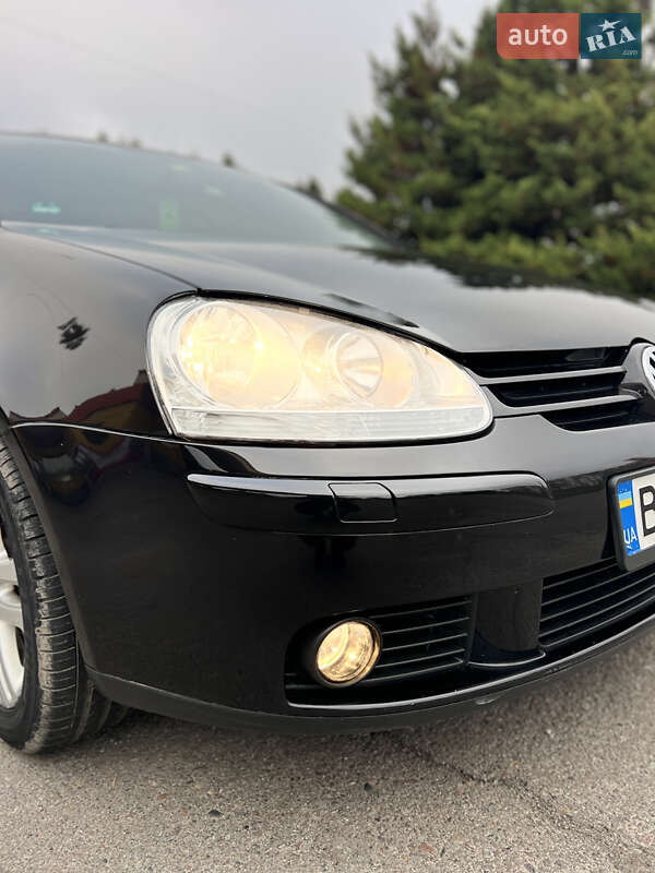 Хэтчбек Volkswagen Golf 2007 в Ровно