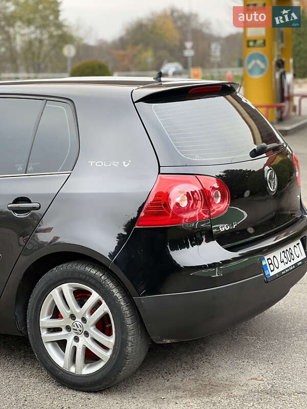 Хэтчбек Volkswagen Golf 2007 в Ровно