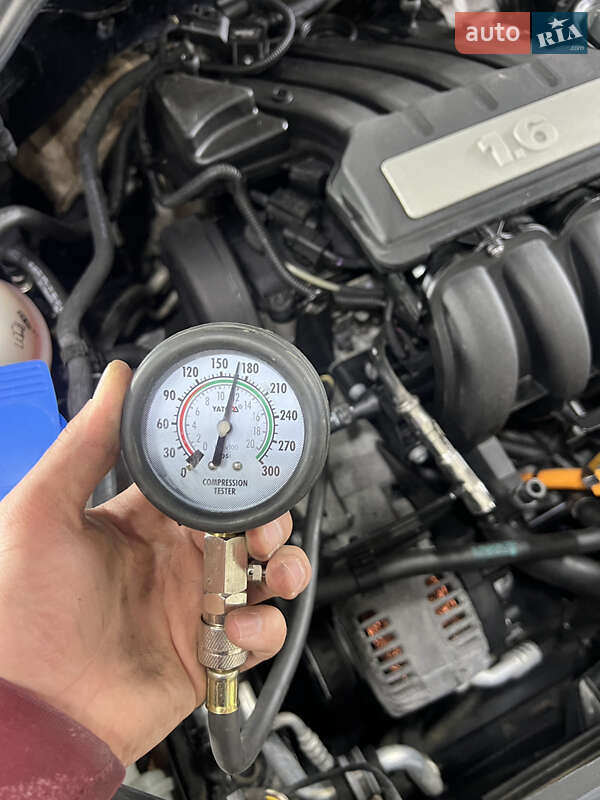 Хэтчбек Volkswagen Golf 2007 в Ровно