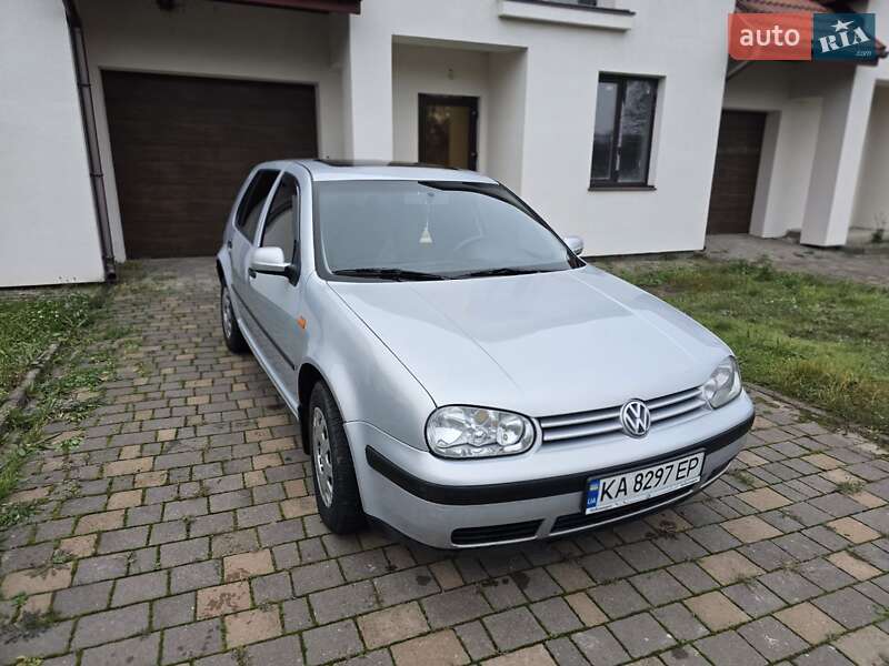Хэтчбек Volkswagen Golf 1998 в Гадяче