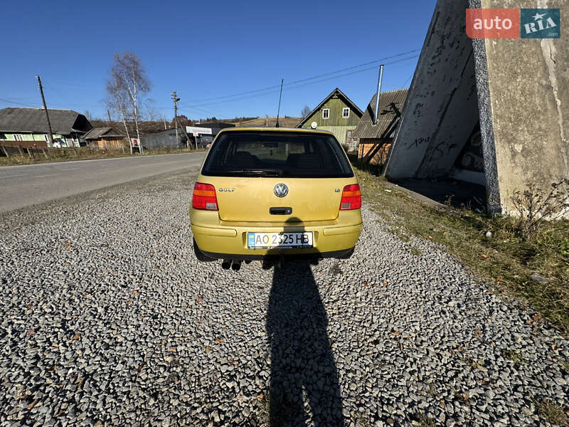 Хэтчбек Volkswagen Golf 1998 в Стрые