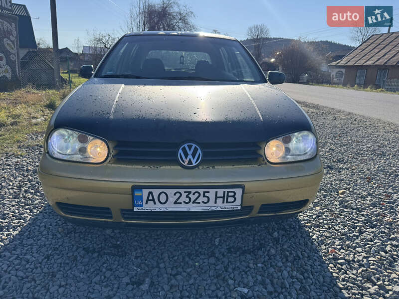 Хэтчбек Volkswagen Golf 1998 в Стрые