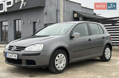 Хетчбек Volkswagen Golf 2004 в Чернівцях