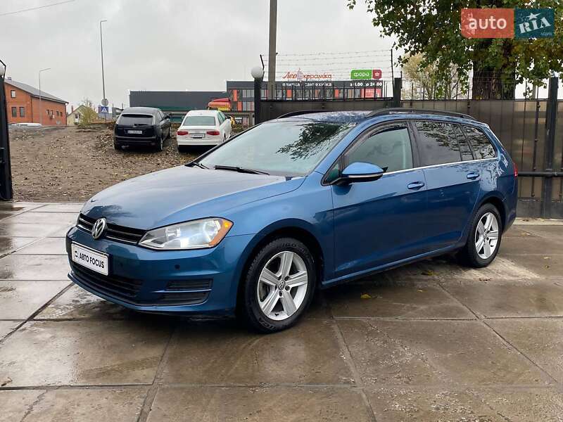 Универсал Volkswagen Golf 2015 в Киеве