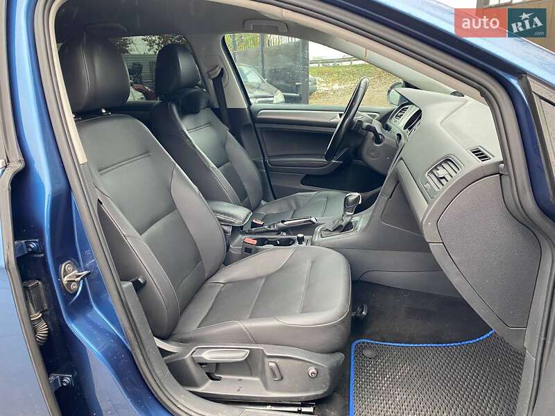 Универсал Volkswagen Golf 2015 в Киеве