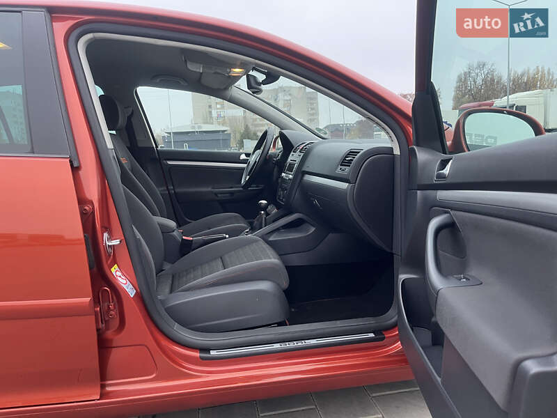 Хетчбек Volkswagen Golf 2007 в Черкасах