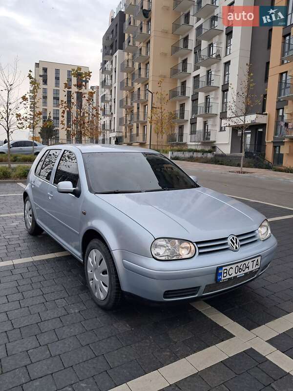 Volkswagen Golf 2003