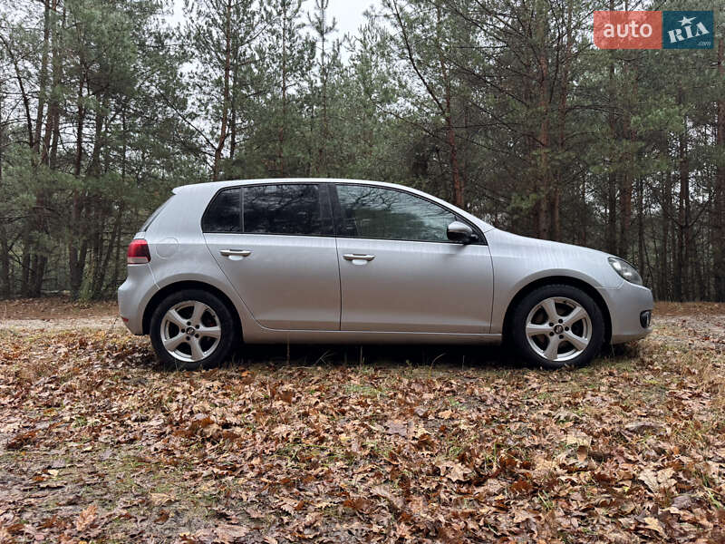 Хетчбек Volkswagen Golf 2009 в Рівному
