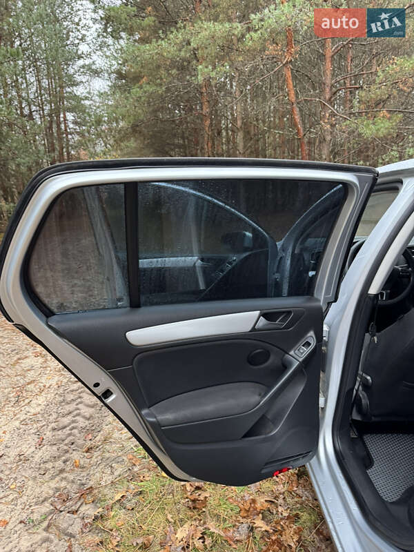 Хетчбек Volkswagen Golf 2009 в Рівному