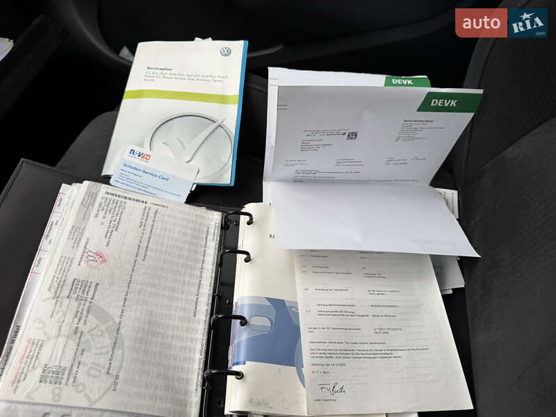 Хетчбек Volkswagen Golf 2009 в Рівному