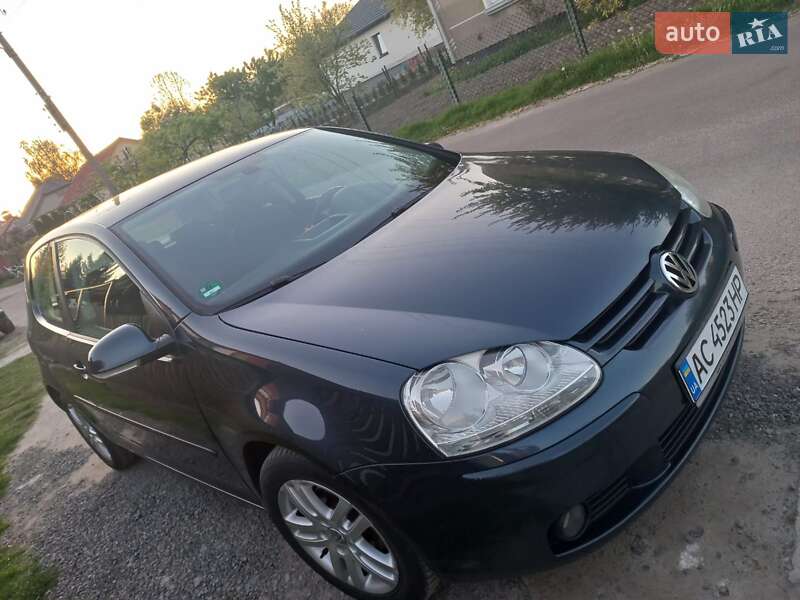 Хэтчбек Volkswagen Golf 2006 в Владимире