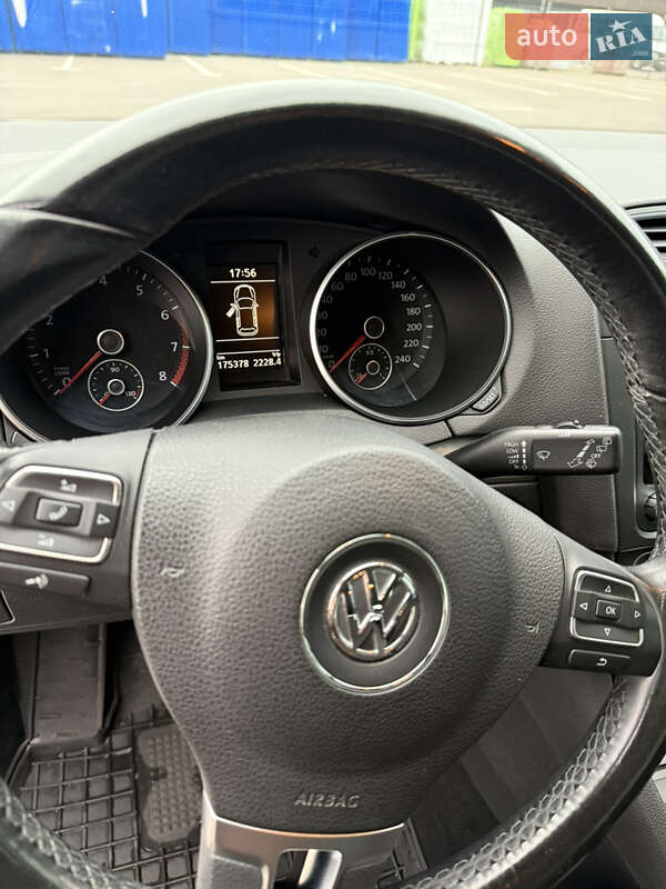 Хетчбек Volkswagen Golf 2010 в Мукачевому