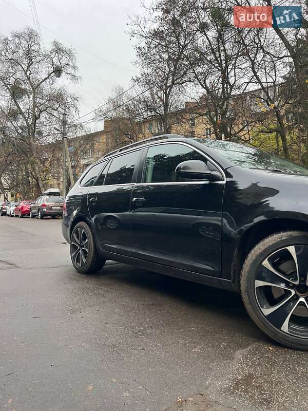 Универсал Volkswagen Golf 2009 в Львове